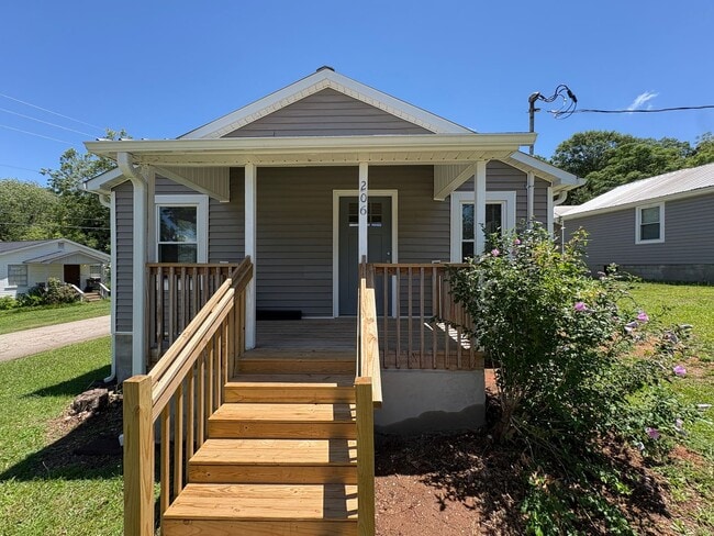 Building Photo - 206 Hillcrest Dr