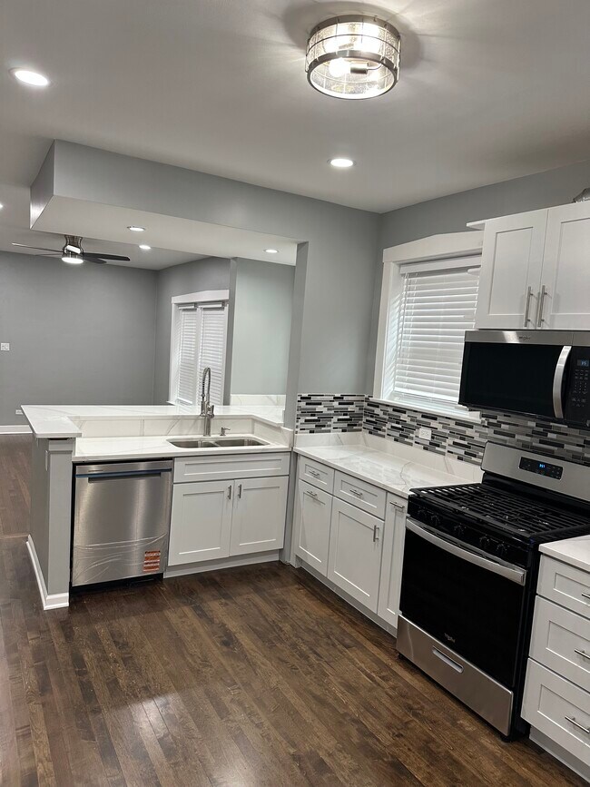 1712 N Nagle Ave Unit 1712 North Nagle Ave Apt. 1