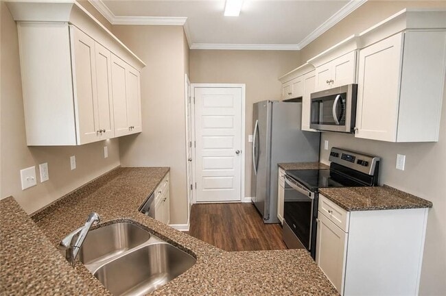 Photo - 100 Squarewood Ln NW