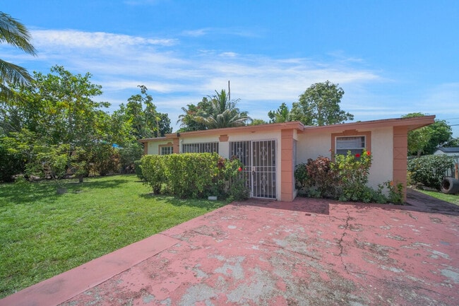 Photo - 1030 NW 144th St Unidad SI ID1520600P
