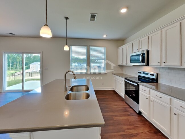 Photo - 150 Hazel Pk Dr