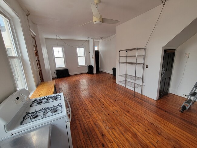 Photo - 247 E Allen St