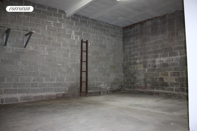 Photo - 393 Manhattan Ave