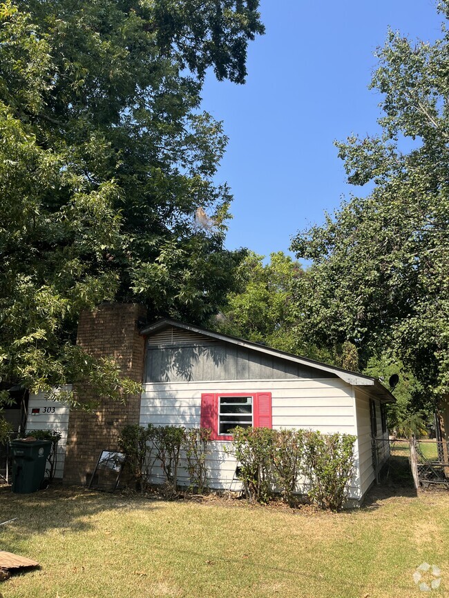 Building Photo - 303 Kentucky St Rental