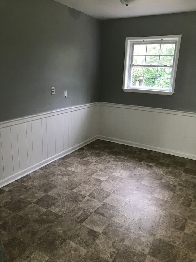 Photo - 1081 Birch Dr