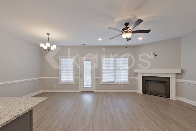 Photo - 3705 Oak Leaf Wy