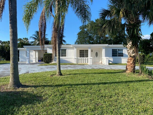 Photo - 7500 W Lake Dr