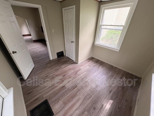 Photo - 1353 Huestis Ave
