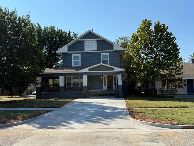 Building Photo - Remodeled Charmer in the Urban Core – Fres...
