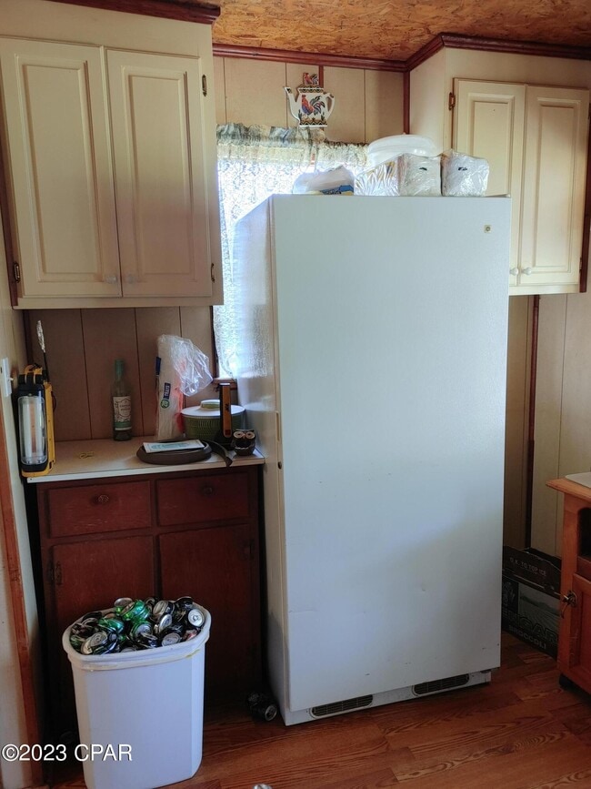 Photo - 25414 Evans St