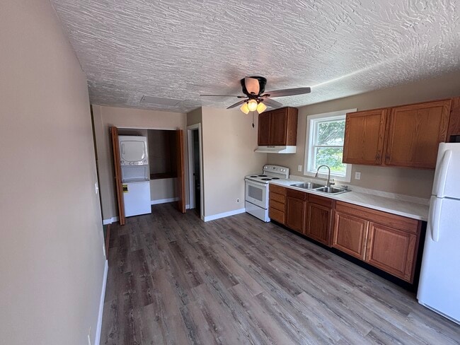 Photo - 11247 Knoxville Rd Unit B