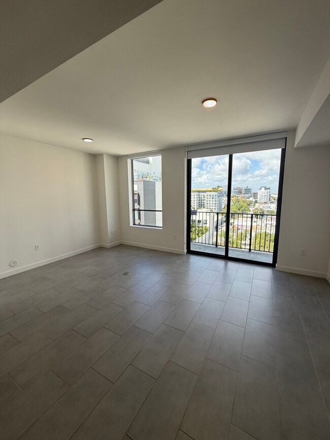 Photo - 132 NE 22nd St Unidad A2