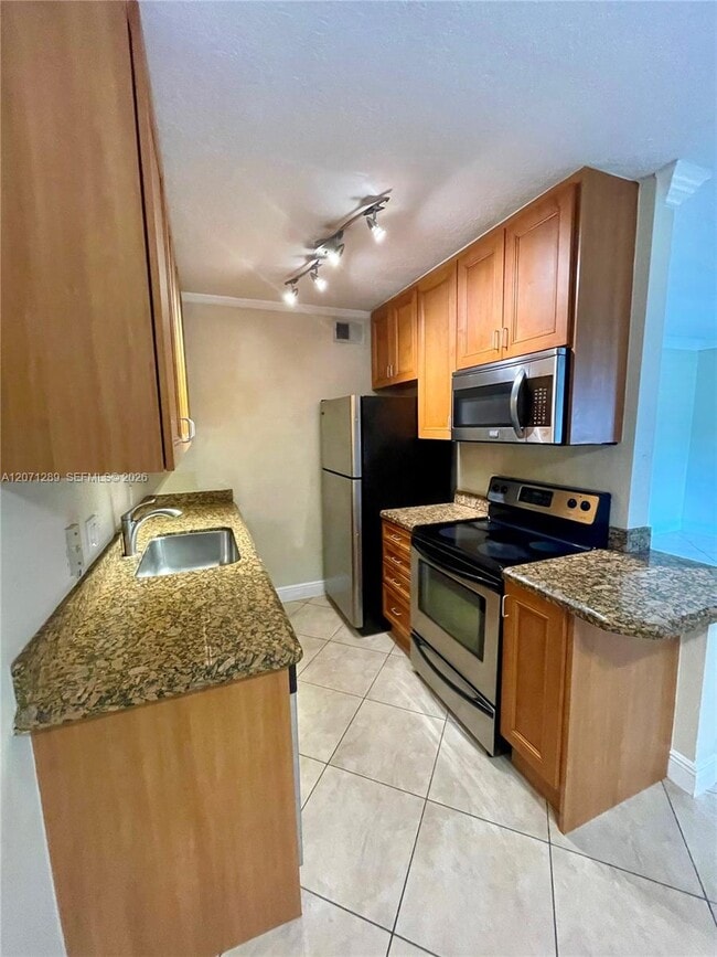 Photo - 1460 NE 18th St Unit 102