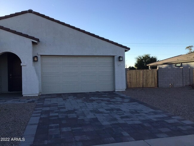 Photo - 691 S Silvercreek Pl