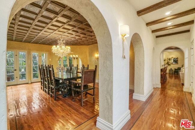 Photo - 707 N Bedford Dr