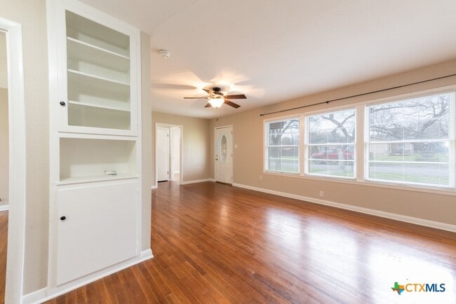 Photo - 126 Bellaire St