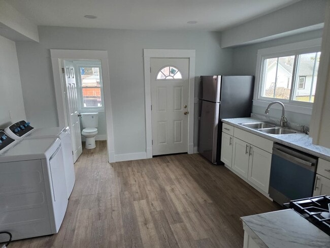 1807 Riverview Dr Unit 1807 Riverview 1