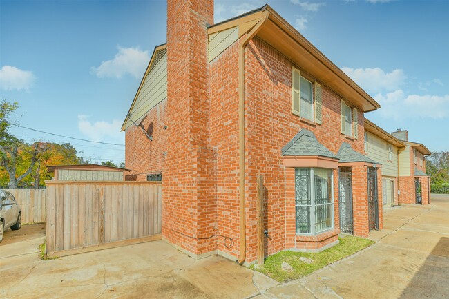 9217 Carousel Ln