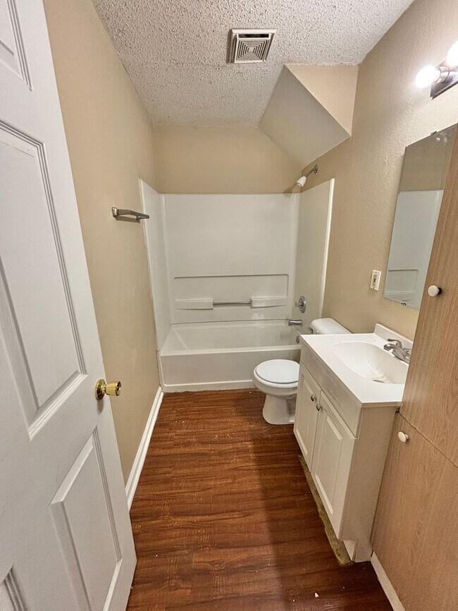 Photo - 2856 Botany Pl