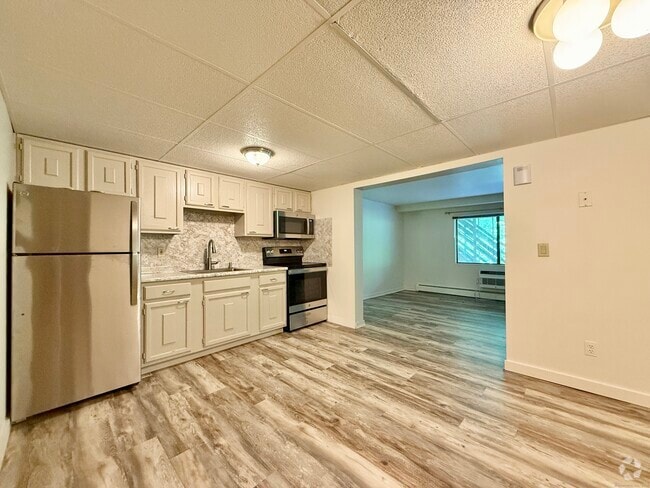 Building Photo - 388 S Main St Rental