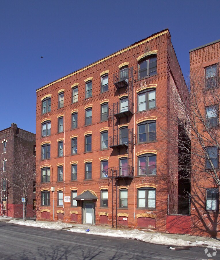 Entrada principal - 5 Adams St