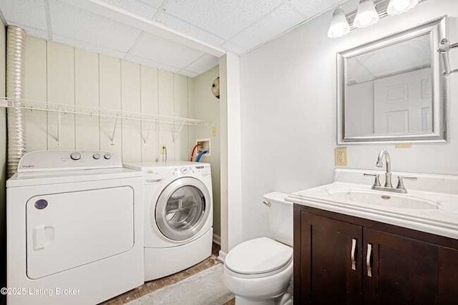 Photo - 205 Honeysuckle Ln