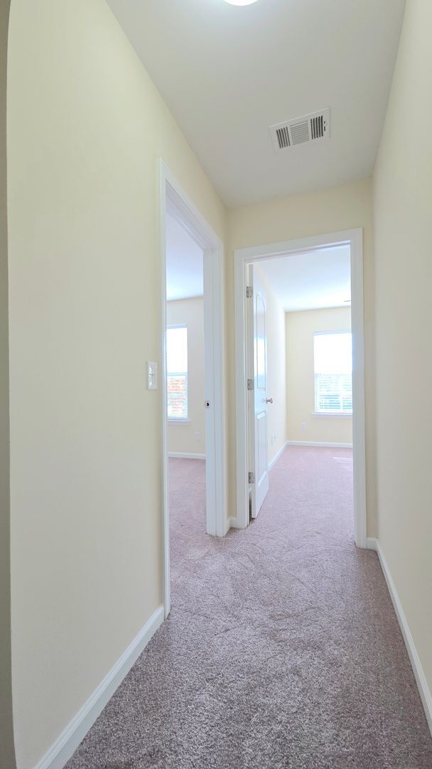 Photo - 3 Bedroom, 2.5 bath townhome in Creekside of Richmond Hill