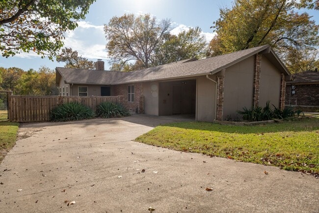 Building Photo - Charming 3-Bedroom Rental Near Lake Ray Hubbard.