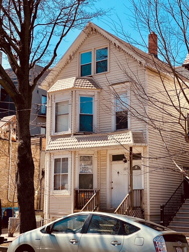 Photo - 3214 N Hoyne Ave