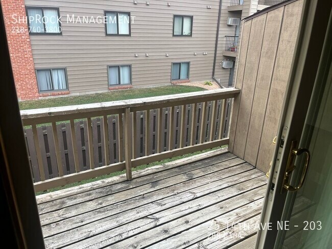 Photo - Completely Renovated Rosebrook #203 Unidad 203