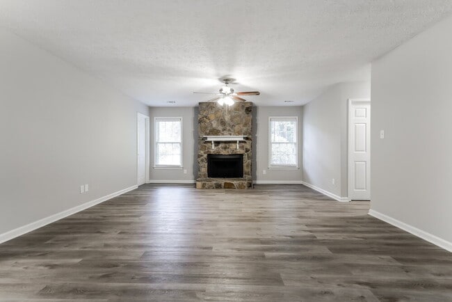 Photo - 333 Agnes Ct