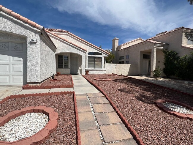 Single Story Home with 4 Bedrooms - Single Story Home with 4 Bedrooms