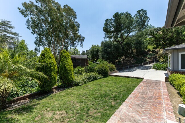 Photo - 1290 Clubhouse Dr