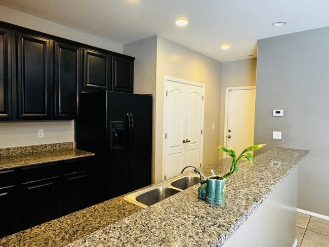 Photo - 3 Bed, 1 Loft and 2.5 Bathrooms Home for Rent