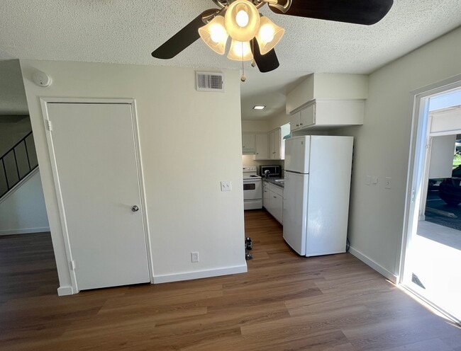 Dining room looking towards pantry and kitchen - 9856 Continental Dr
