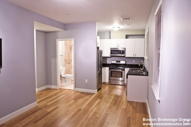 Building Photo - 195 W 3rd St Rental