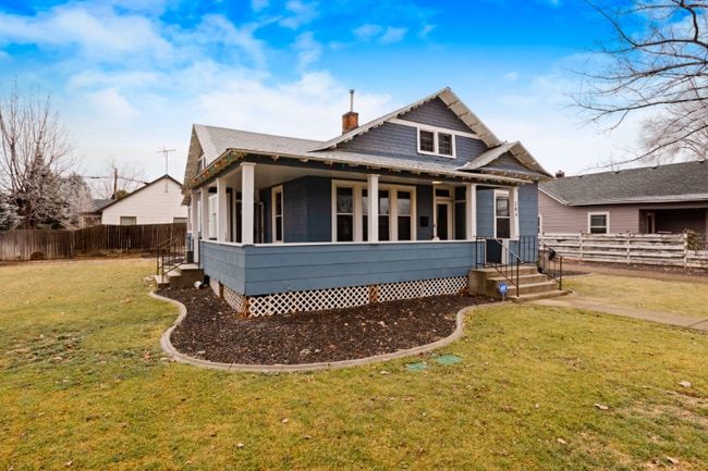 Photo - 204 18th Ave S