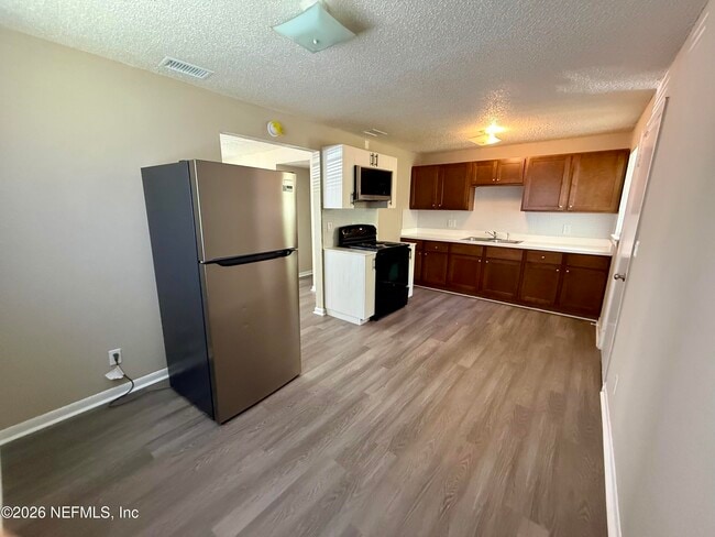 Photo - 2173 W 14th St