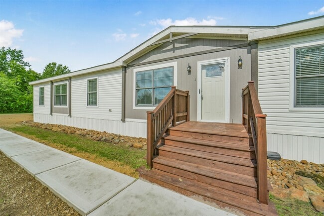 Photo - 1566 County Rd 610
