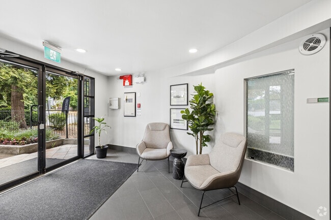 555 Shaw - Lobby