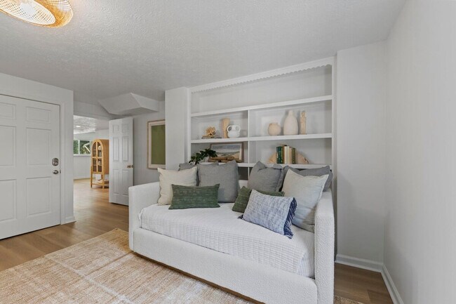 Building Photo - 169 Pompano St Unit ID1447114P