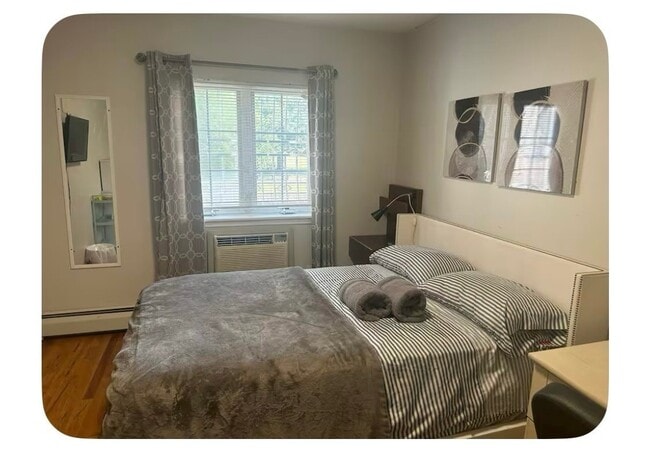 Photo - 305 E Mt Eden Ave Unit Apt 1