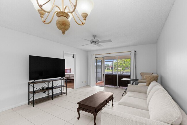 Photo - 315 Cape Cod Cir Unit B