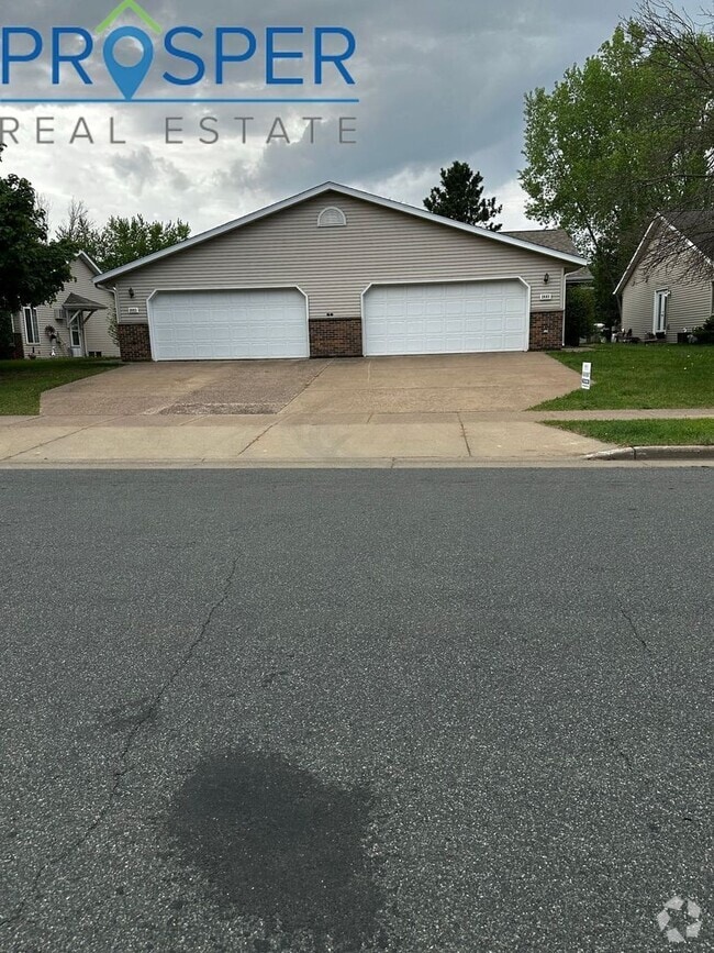 Building Photo - Spacious 2 Bedroom 2 Bath in Eau Claire Rental