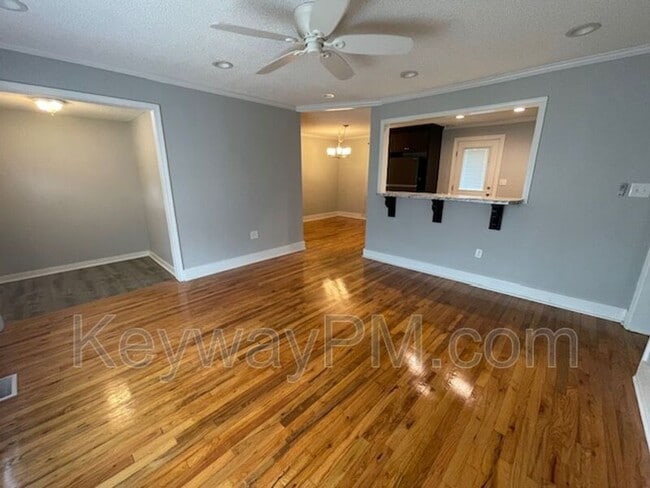 Photo - 506 Pershing Dr