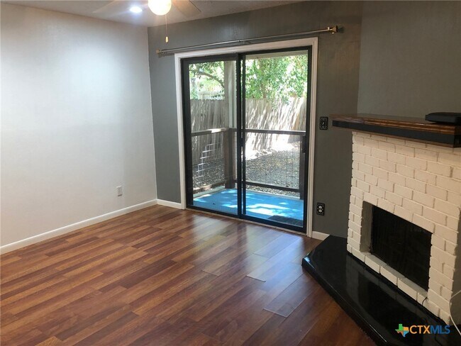 Photo - 421 W San Antonio St Unit E1