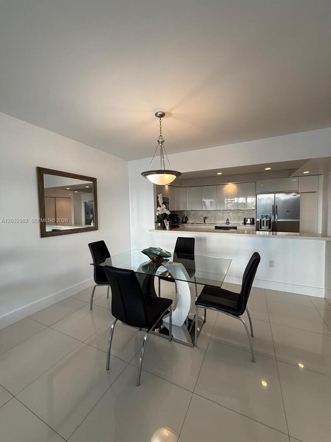 Photo - 19370 Collins Ave Unit 423