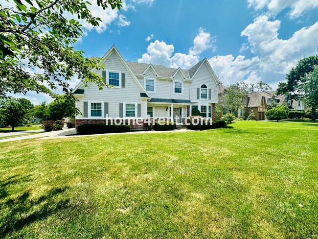 Beautiful, Spacious Home w/ Open Floor Pla... - Beautiful, Spacious Home w/ Open Floor Pla...
