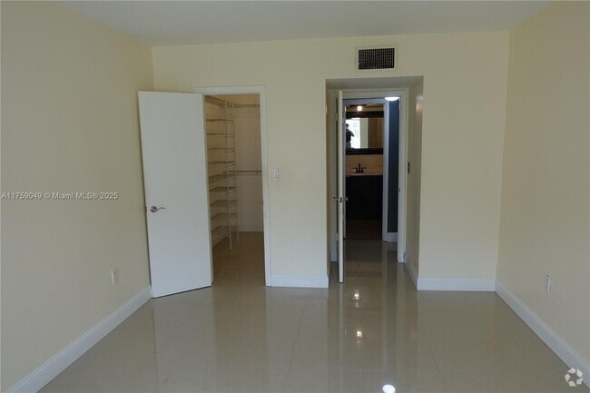 Building Photo - 13882 SW 90th Ave Unit 117-HH Rental