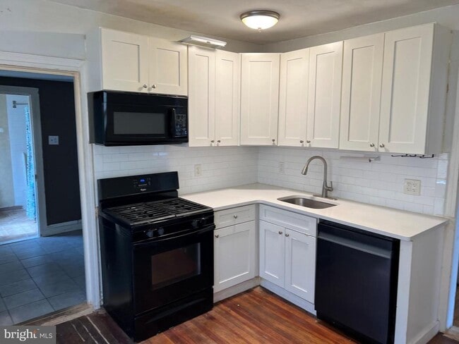 Photo - 1025 Broad St
